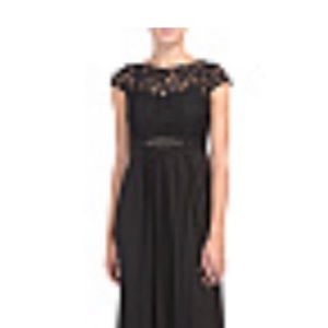 ADRIANNA PAPELL
Lace Stretch Tulle Gown Black 4
